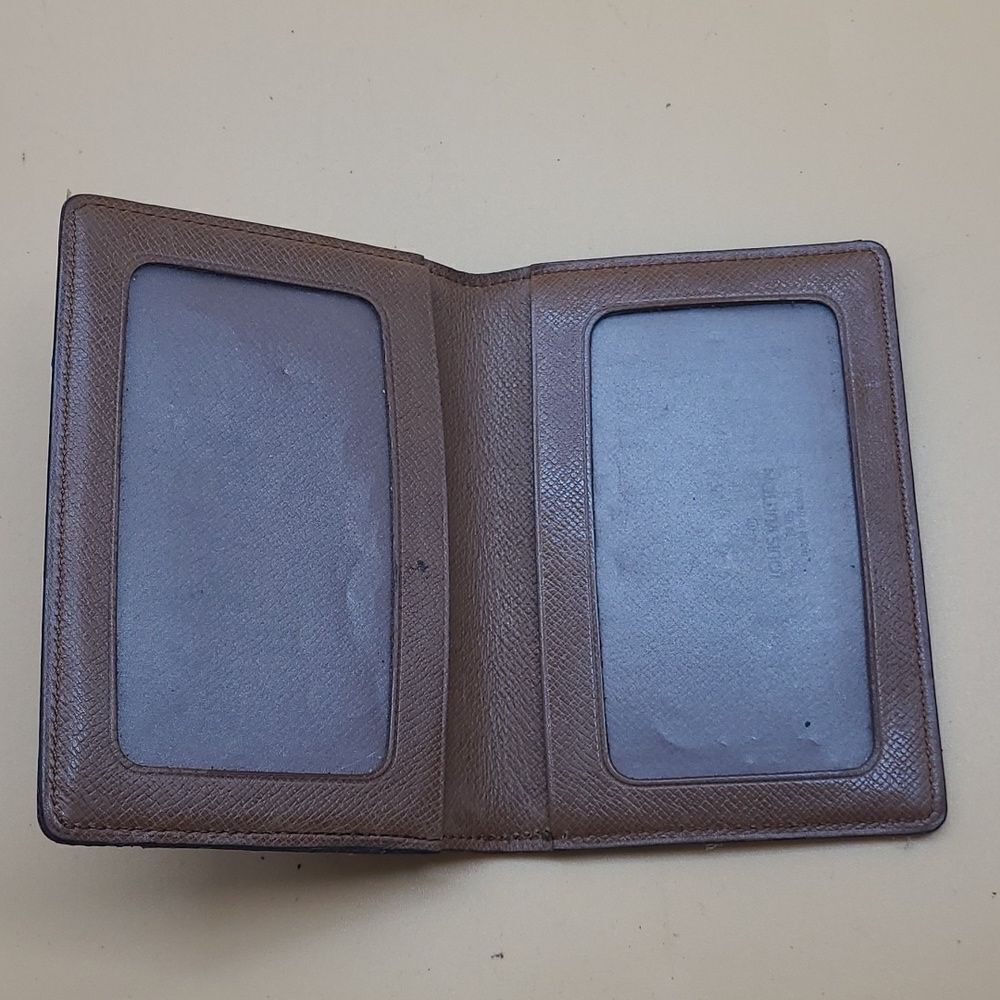 Authentic Louis Vuitton Monogram Card Wallet - Picture 4 of 9